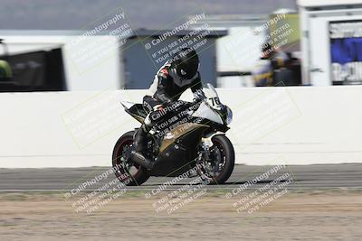 media/Oct-05-2025-CVMA (Sun) [[beeef4f201]]/Race 2-Supersport Middleweight/